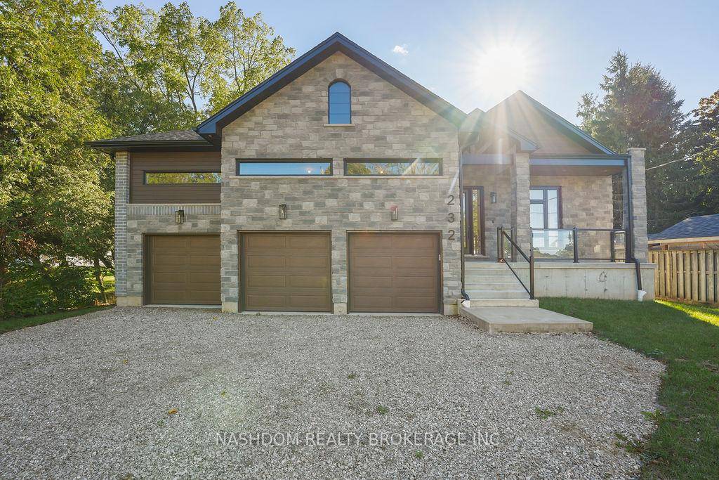 Absolutely stunning ! Brand new custom quality bungalow in charming Mt.