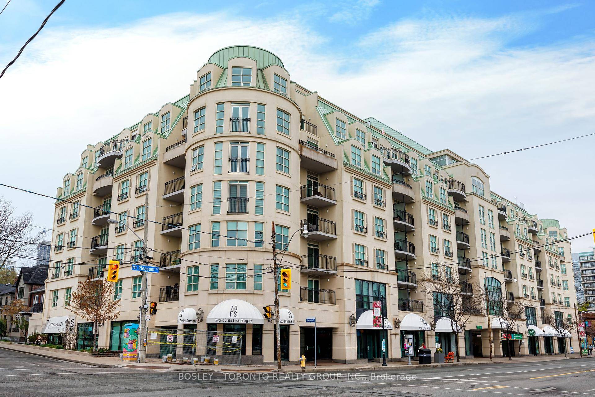 Welcome To Davisville Village !