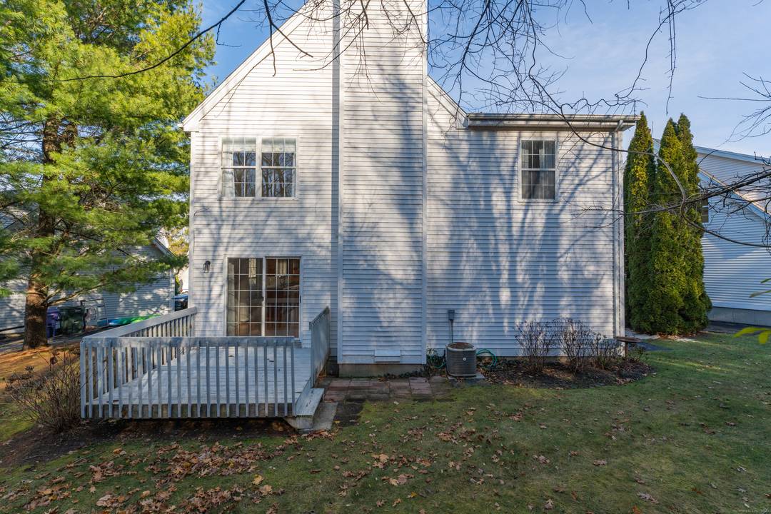 Pristine free standing condominium offering the perfect blend of privacy and low maintenance living !