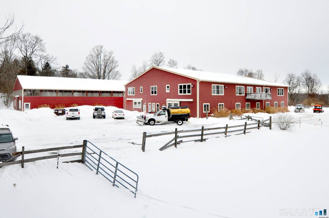 Welcome to Todd Hill Stables !