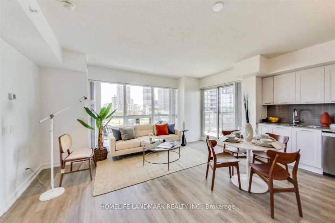 Spectacular Partially Furnished 885 Sqft 2Bed 2 Full Bath Study Unit In The Village At Westlake.