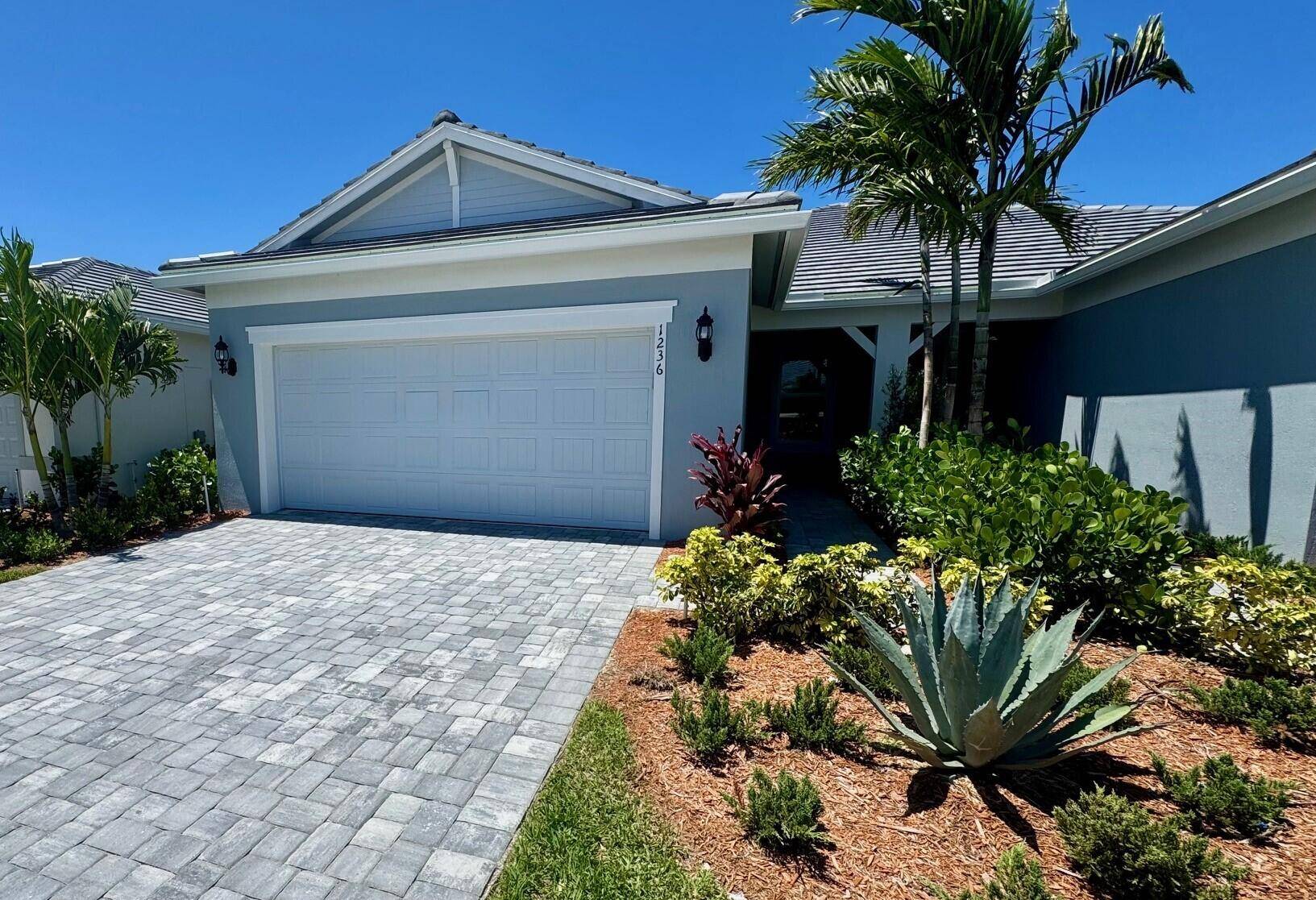 NEW CONSTRUCTION Welcome to DiVosta's Newest Signature community in Vero Beach.