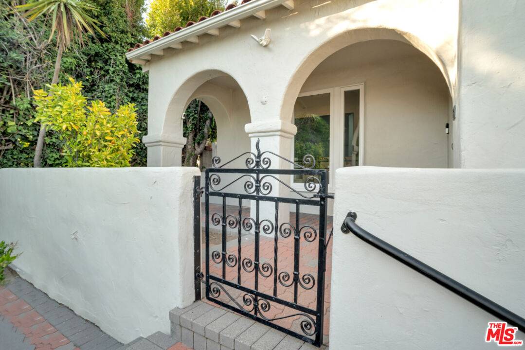 2148   Prosser Ave 5BR Beverlywood La