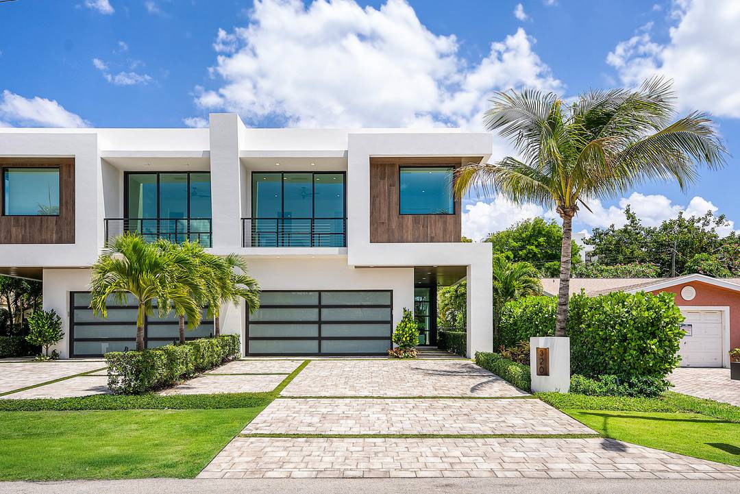 Experience effortless luxury just one block from the beach and steps from Boca Raton's premier shopping and dining destinations.