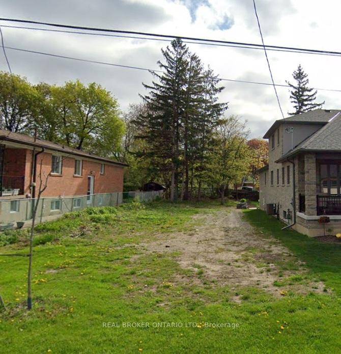 Attention Builders Vacant Building Lot In Desirable Cliffcrest.