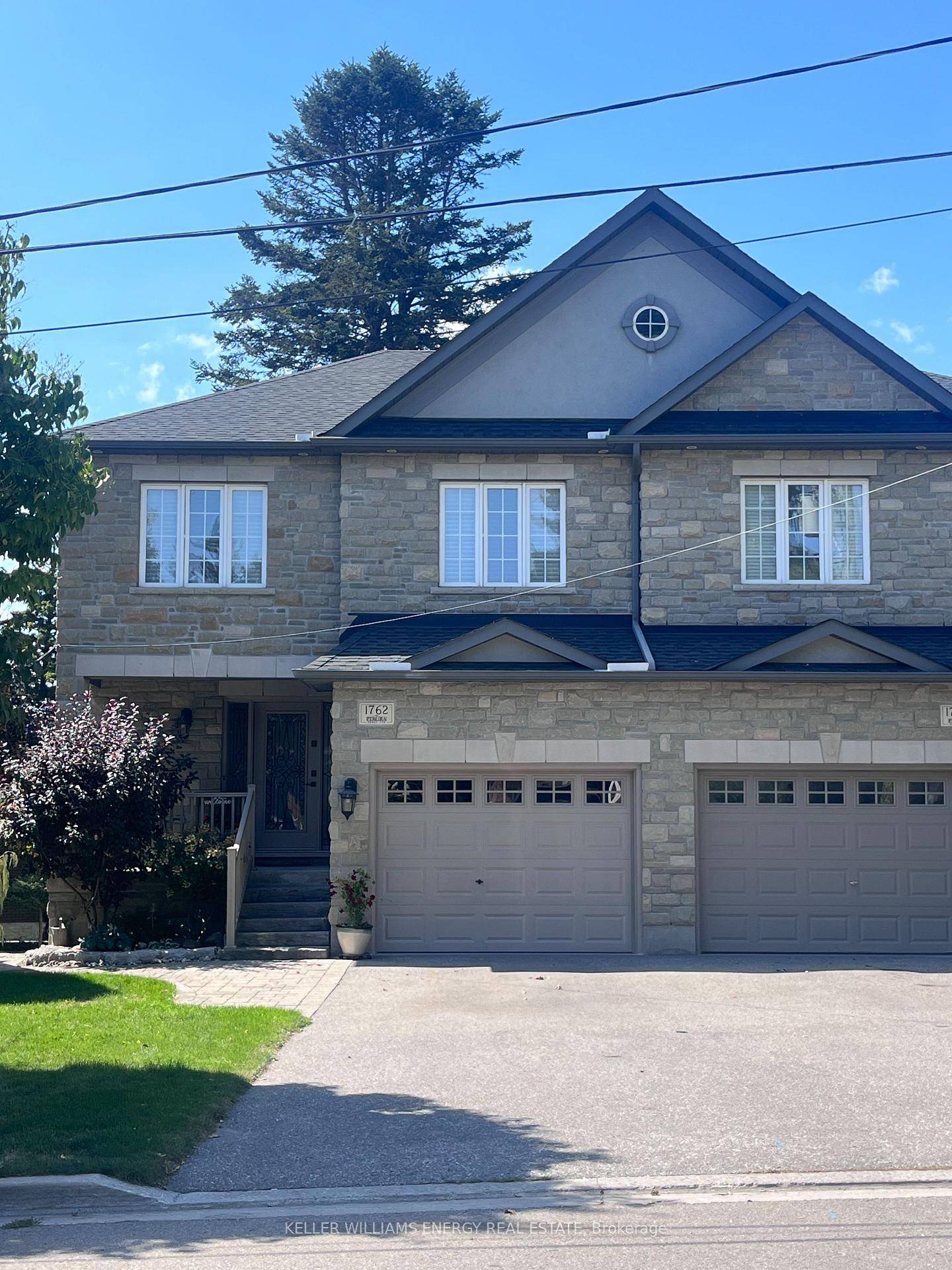 Welcome to this beautifully upgraded 3 bedroom, 4 bathroom semi detached home in highly desirable Port Whitby.