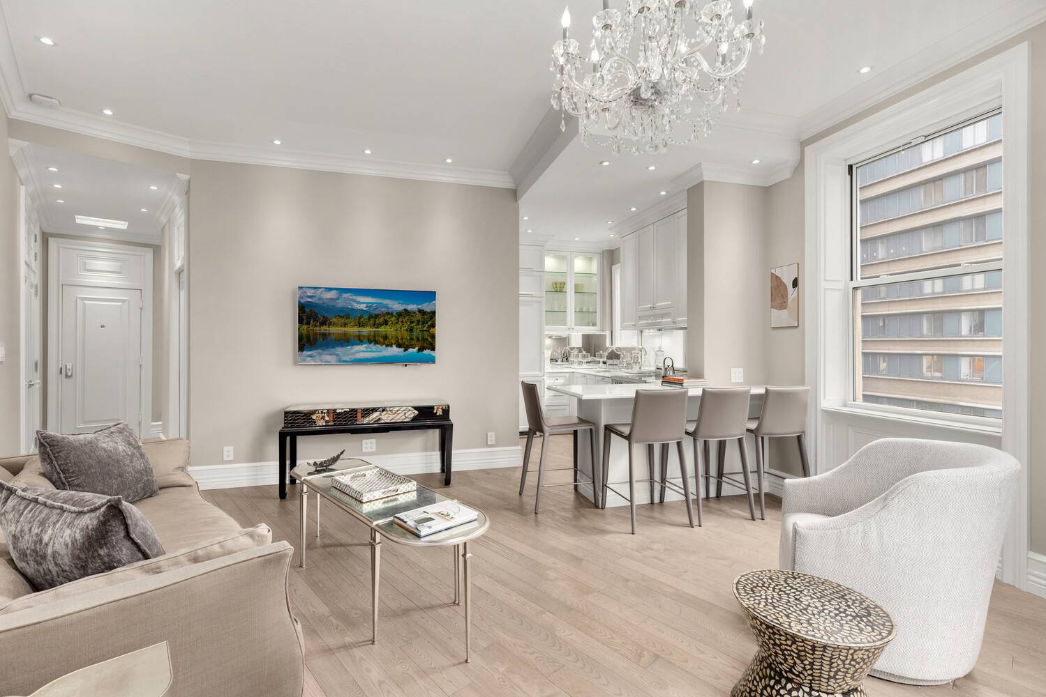 A Reimagined Prewar Gem at The Lincoln Spencer Perfectly positioned on a tree lined block just moments from Lincoln Center and Central Park, Residence 52B at 140 West 69th Street ...