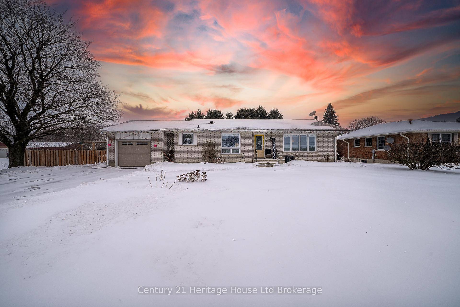 Welcome Home ! This bungalow combines charm, functionality, and a spacious layout, making it a perfect choice for downsizers, budding families, first time buyers, or savvy investors looking for their ...