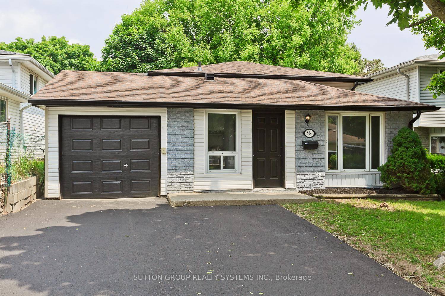 Beautifully Renovated Bungalow in Prime Family Friendly Neighborhood !
