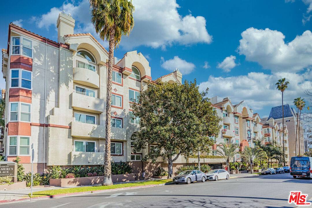 620  S Gramercy Pl 2BR Hancock Park La