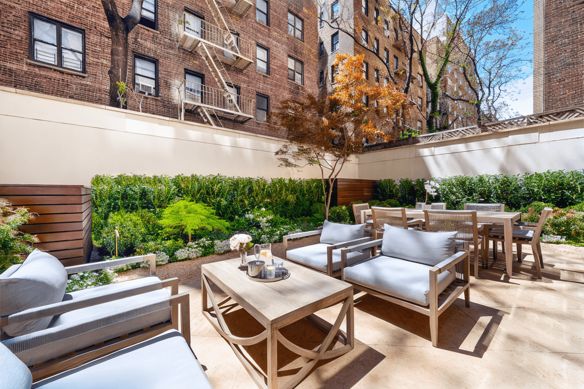A Private Garden Retreat on the Upper East Side Enter your own serene oasis in this meticulously designed duplex condo which looks out on a sunny, south facing private garden.