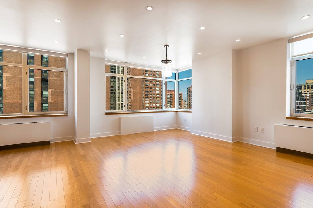 Move right in on July 1, 2026 to this stunning and generously proportioned condominium offering 3 bedrooms, 2.