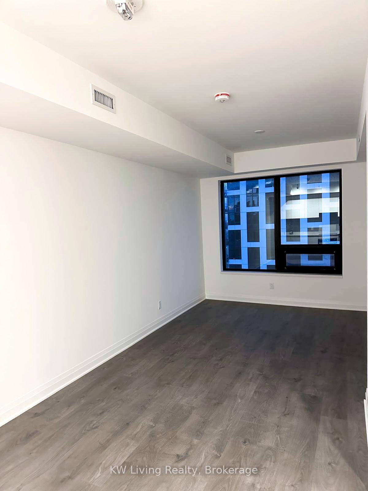 Modern 1 bedroom condo in the heart of downtown Mississauga at EX1 just steps to Square One, Celebration Square, and top dining spots.