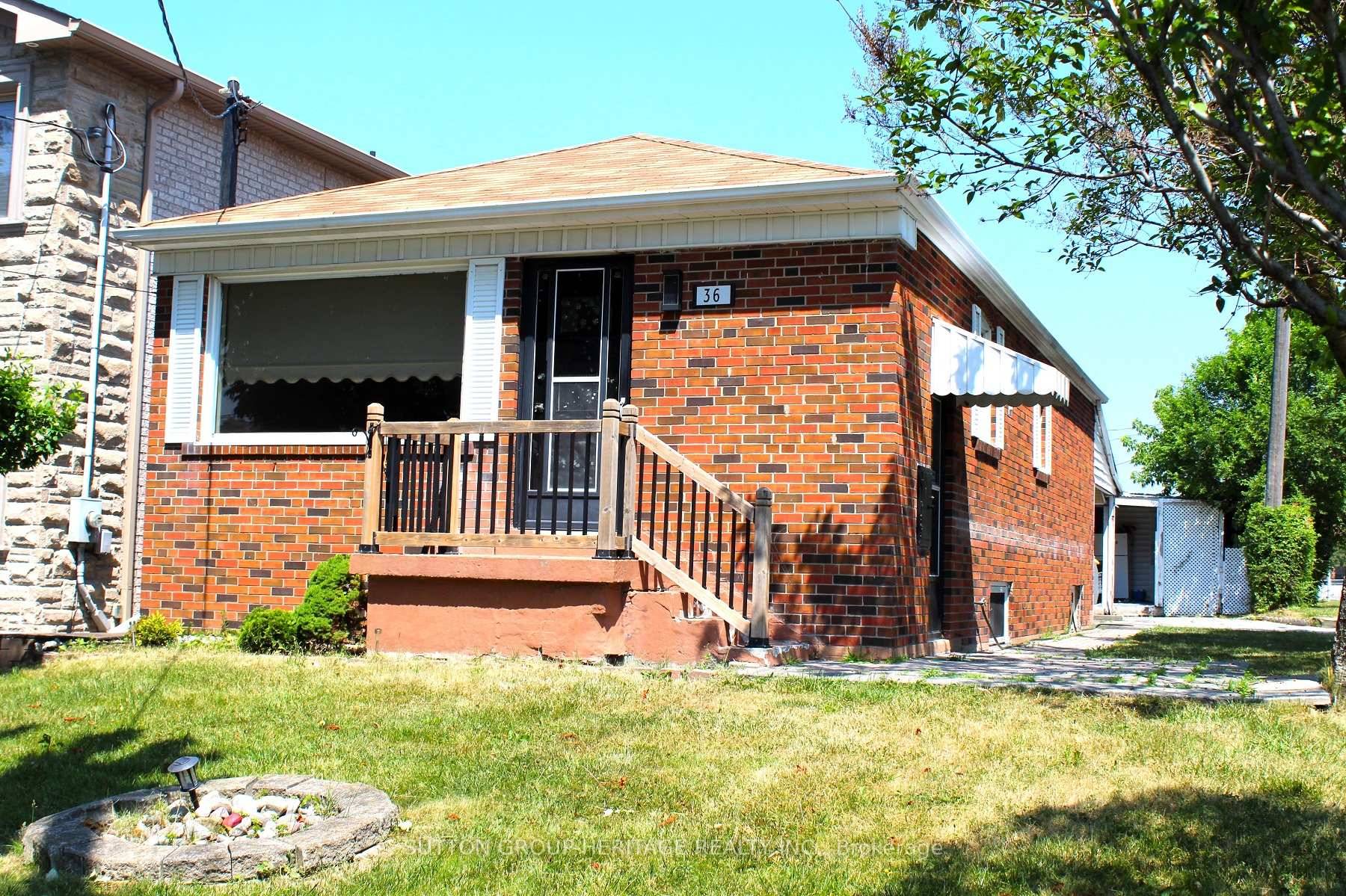 Beautiful 3 Bedroom Main Level Unit.