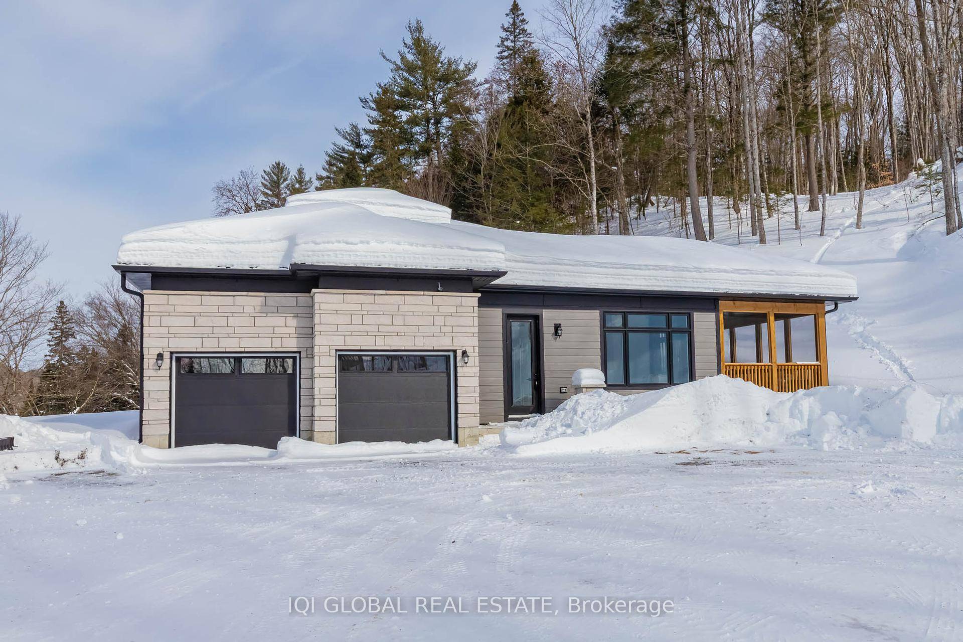 An exceptional opportunity to own a luxurious 2, 800 sq.