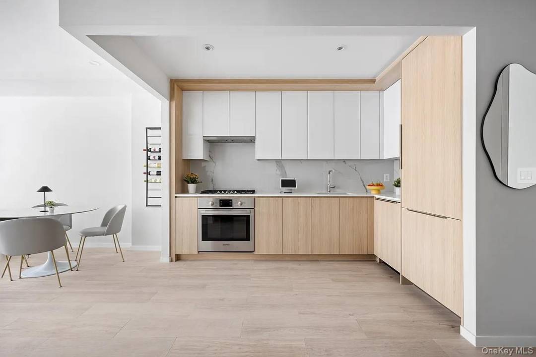 Welcome to your modern sanctuary at Arcadia Woodside a beautifully appointed 1 bedroom, 1 bathroom residence with a private balcony, designed for sophisticated urban living.