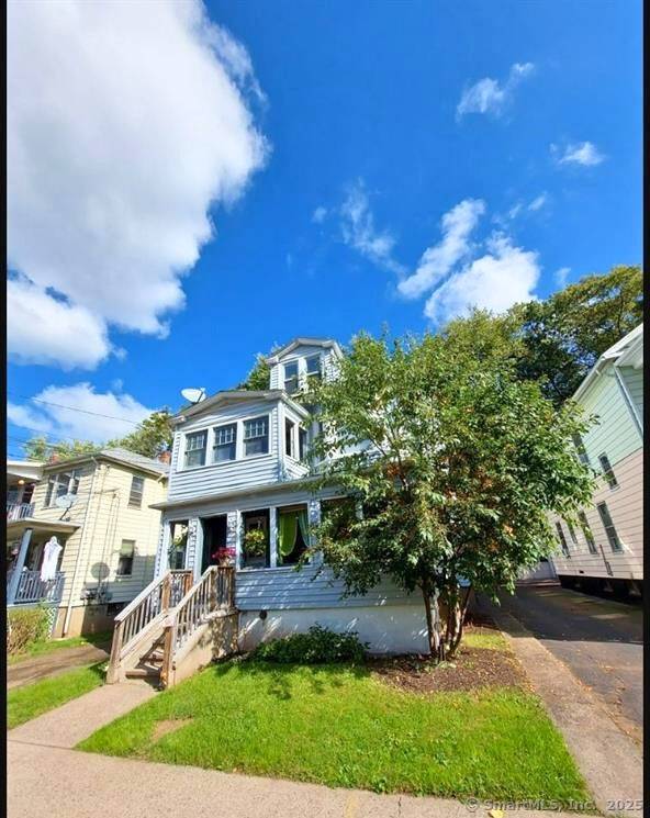 Great investment opportunity in the heart of Meriden !