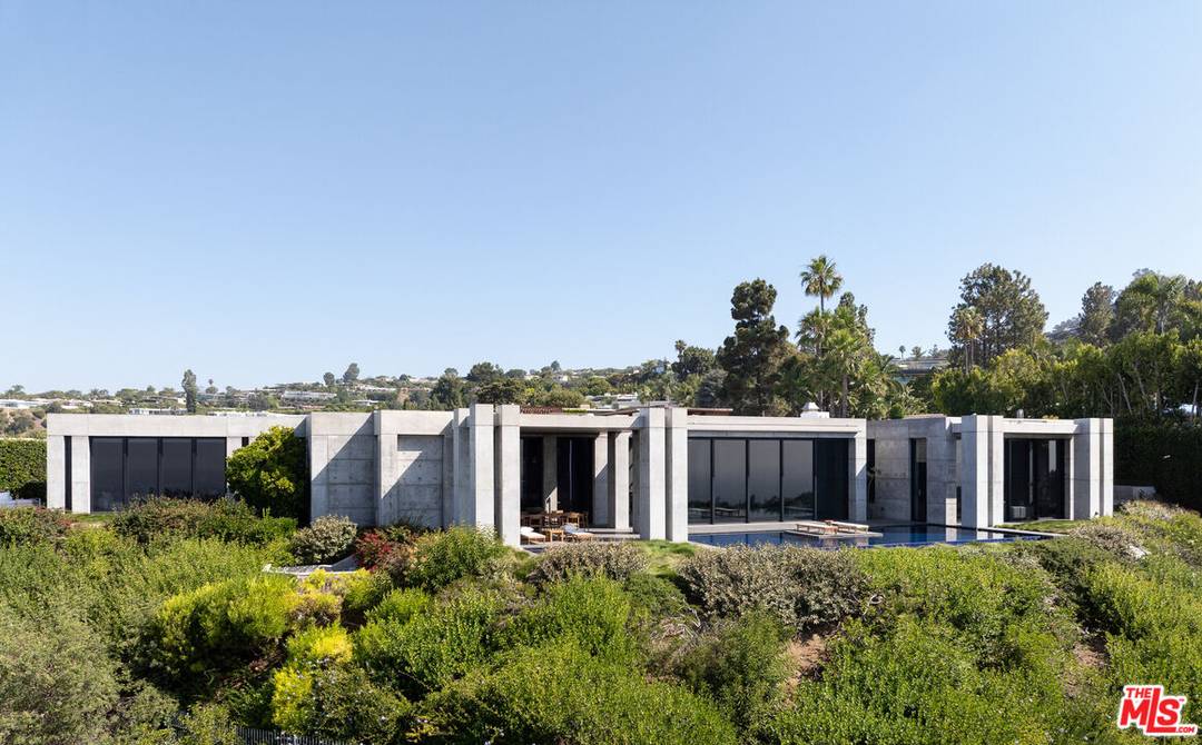 410   Trousdale Pl 5BR Beverly Hills Post Office | B.H.P.O. La