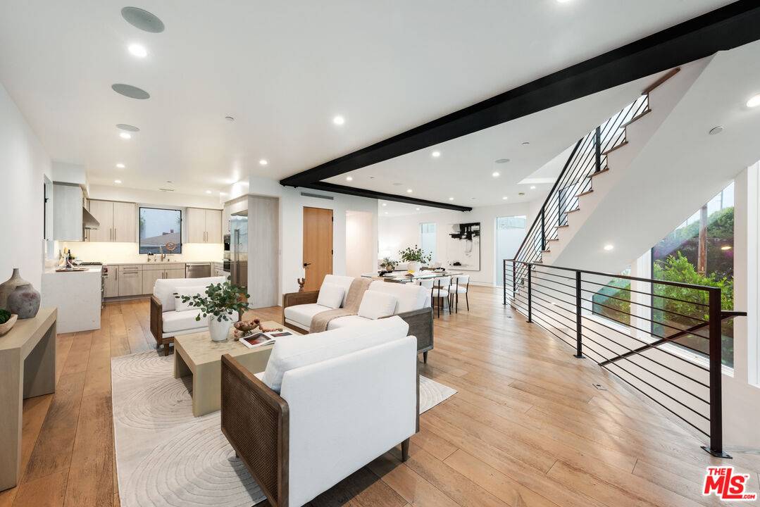 126   Thornton Pl 4BR Marina Del Rey La