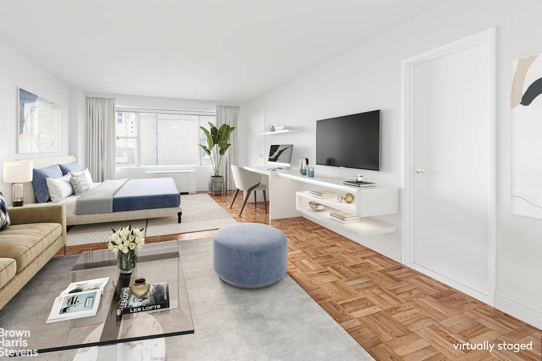 SPACIOUS STUDIO IN THE HEART OF EVERYTHING !