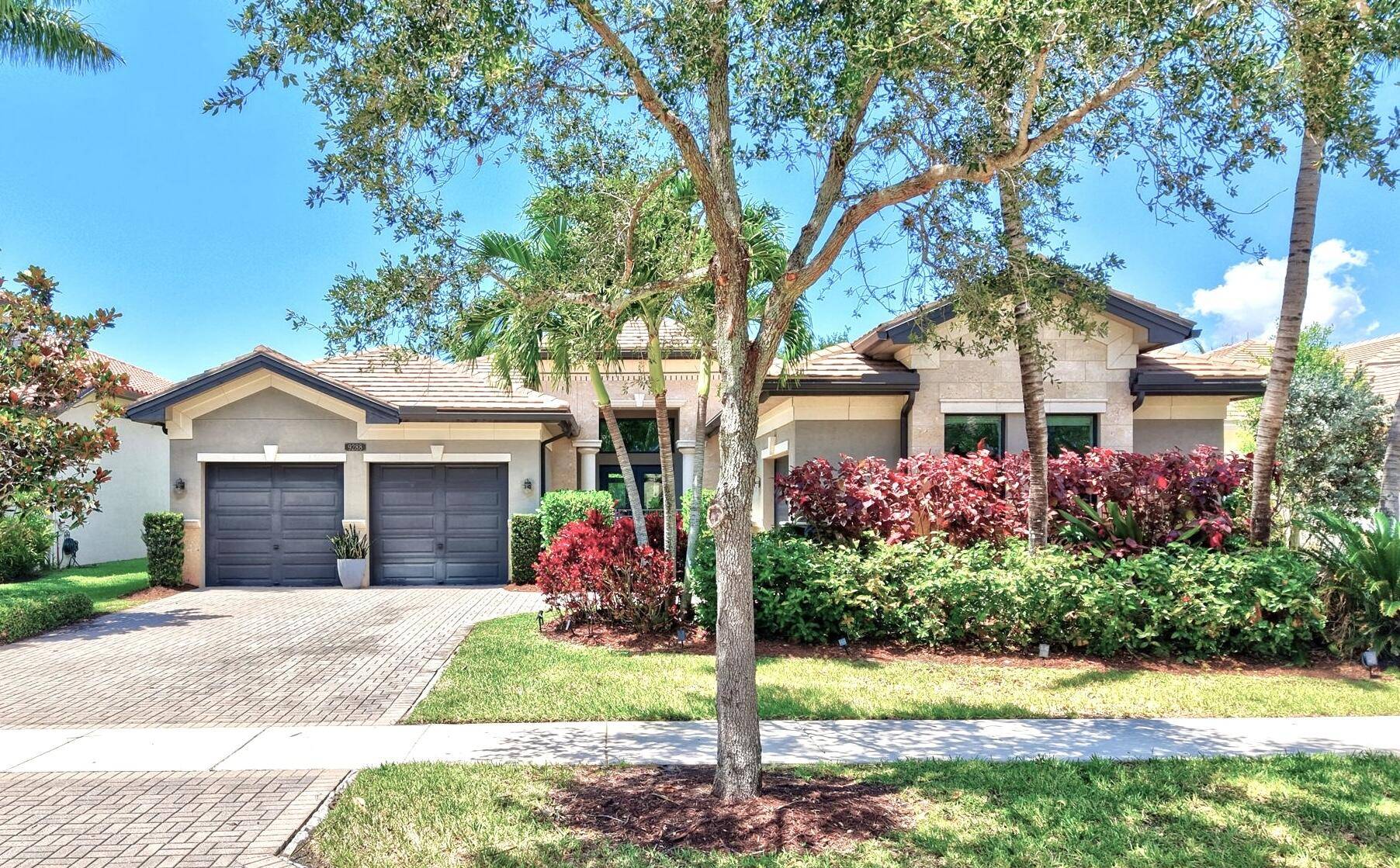 Chic and sophisticated single story Victoria model is the home you've been dreaming of in Seven Bridges !