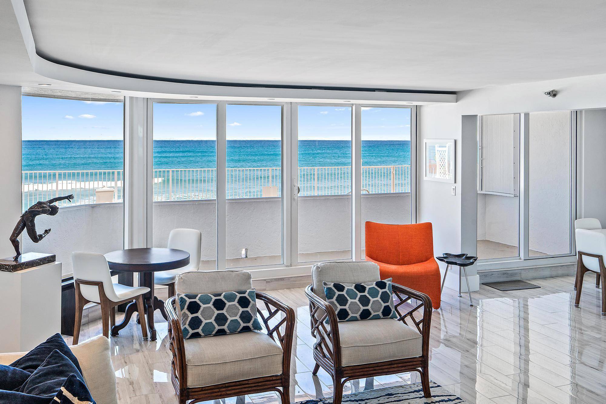 Stunning oceanfront condo with breathtaking views now available for an annual unfurnished lease !