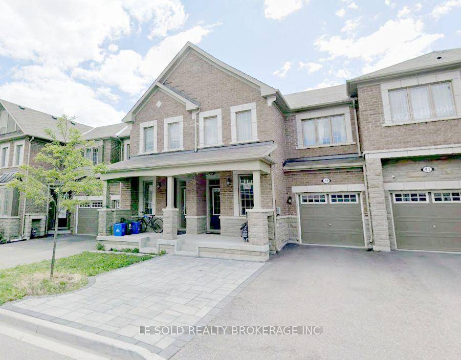 2nd floor bedroom with a private 3 pcs bathroom for lease.