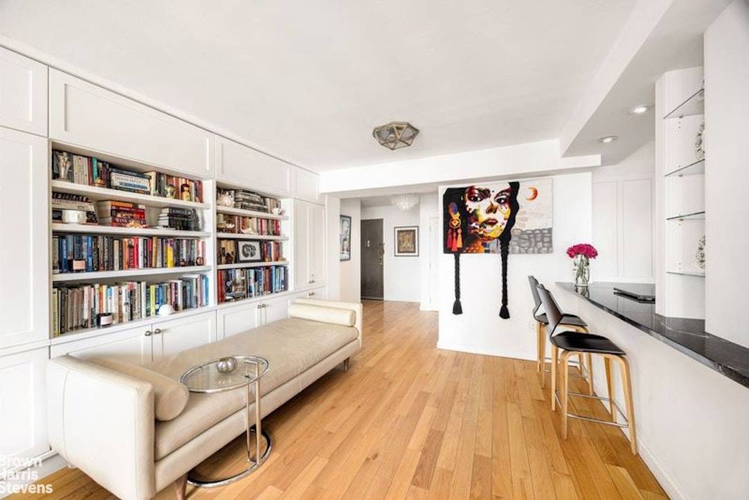 Renovated Convertible 3BR with Sweeping Manhattan Views Apartment 17F is a sun filled, fully renovated 2 bedroom, 2 bath home that easily converts to a third bedroom or home office.