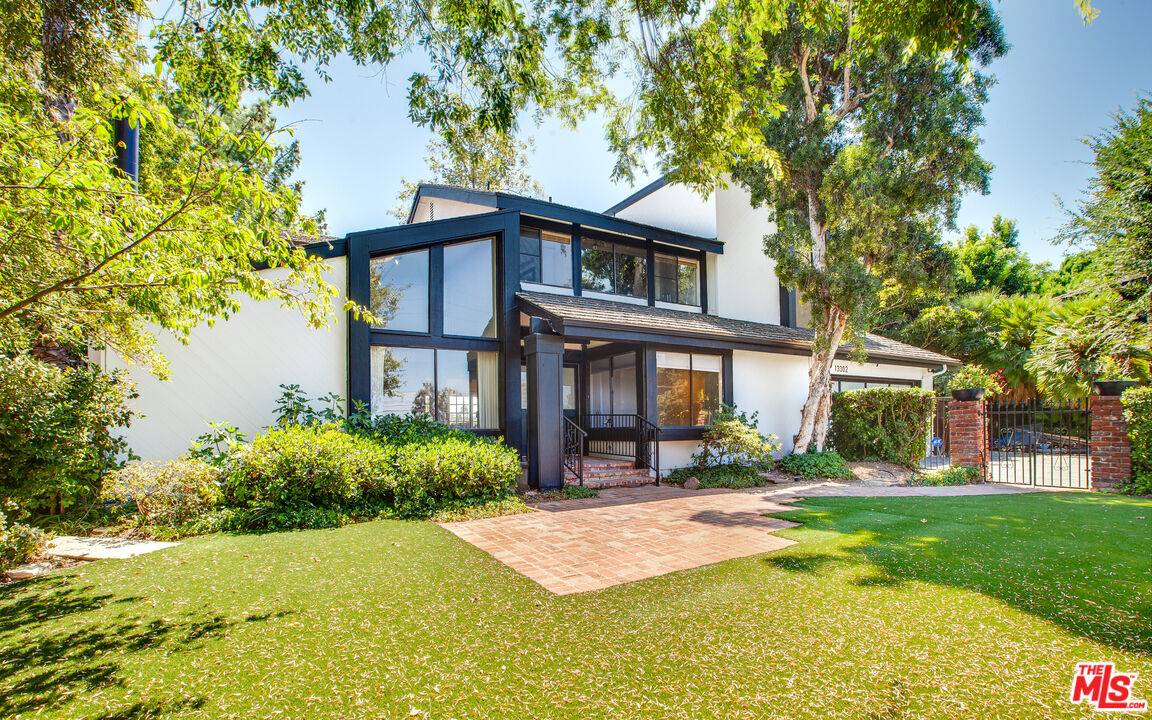 13302 Mulholland Dr 4BR Beverly Hills Post Office | B.H.P.O. La