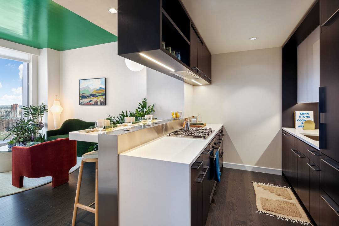 ONE MANHATTAN SQUARE OFFERS ONE OF THE LAST 20 YEAR TAX ABATEMENTS AVAILABLE IN NEW YORK CITY Residence 45F is a 722 square foot one bedroom, one bathroom with an ...