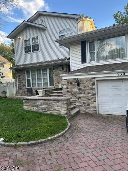 Welcome to this spacious 4 bedroom, 2 bath single family rental in the prestigious community of Short Hills.