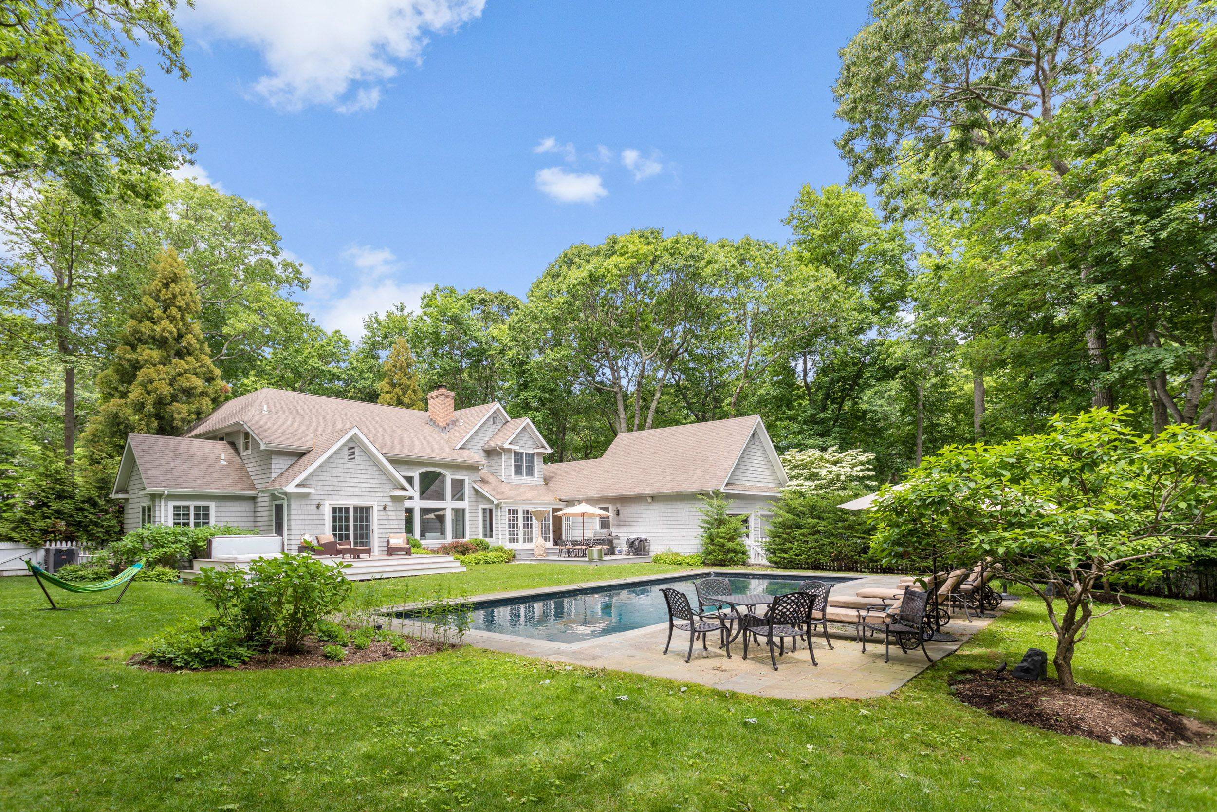Beautiful 5 bedroom Sag Harbor Home!