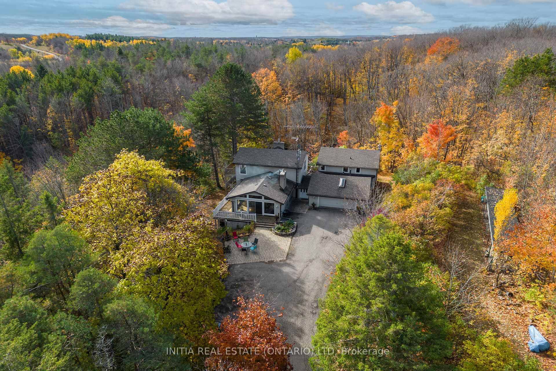 Stunnin 10 Acre Oasis in Caledon East.