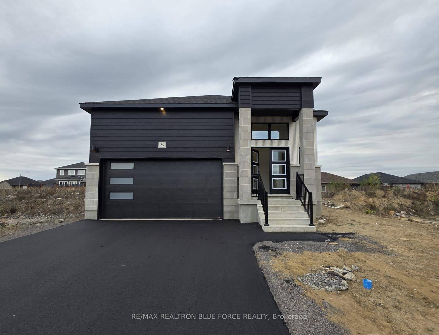 Charming Detached Raised Bungalow for Lease 3 Bed, 2 Bath.