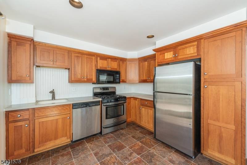 Timeless charm meets everyday comfort !