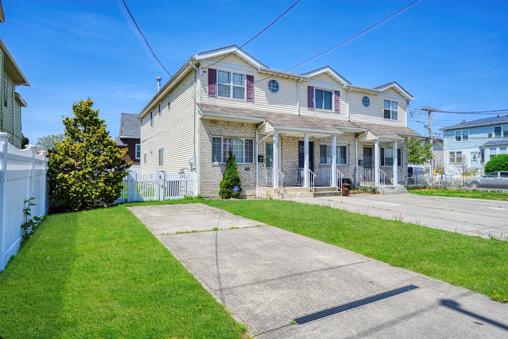 Discover this spacious 3 bedroom, 2.