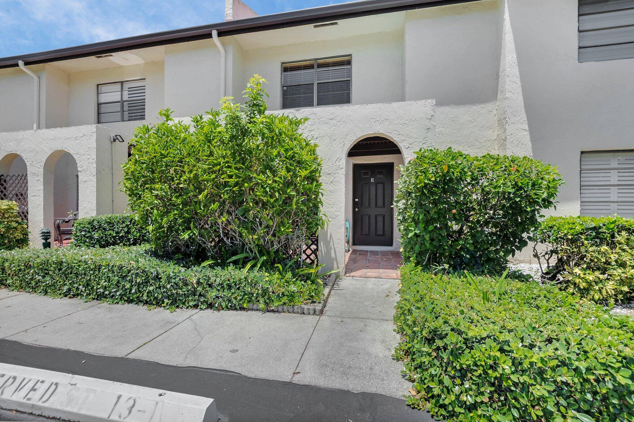 BEAUTIFUL LIGHT AND BRIGHT 2 BEDROOM, 2.