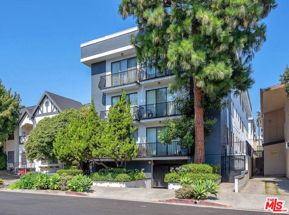126  N Croft Ave 2BR Beverly Grove La