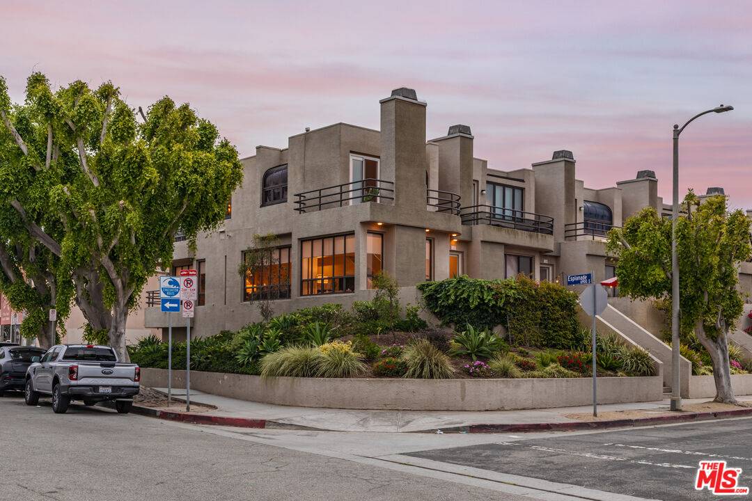 142   Convoy St 2BR La