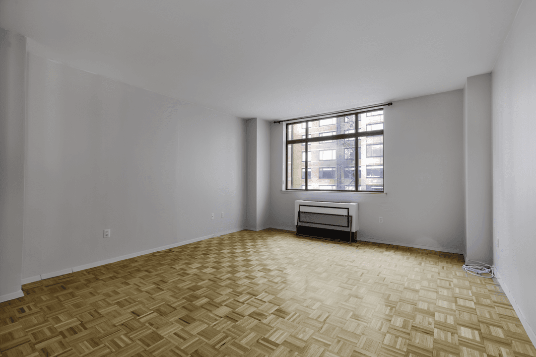 4L has everything you're looking for in a one bedroom apartment.