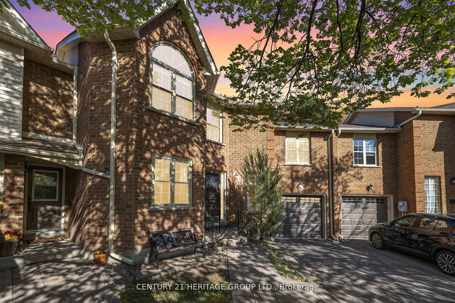 Extra nice condo townhouse in a small prime neighbourhood with flowering trees, mature gardens amp ; winding scenic streets away from busy traffic.