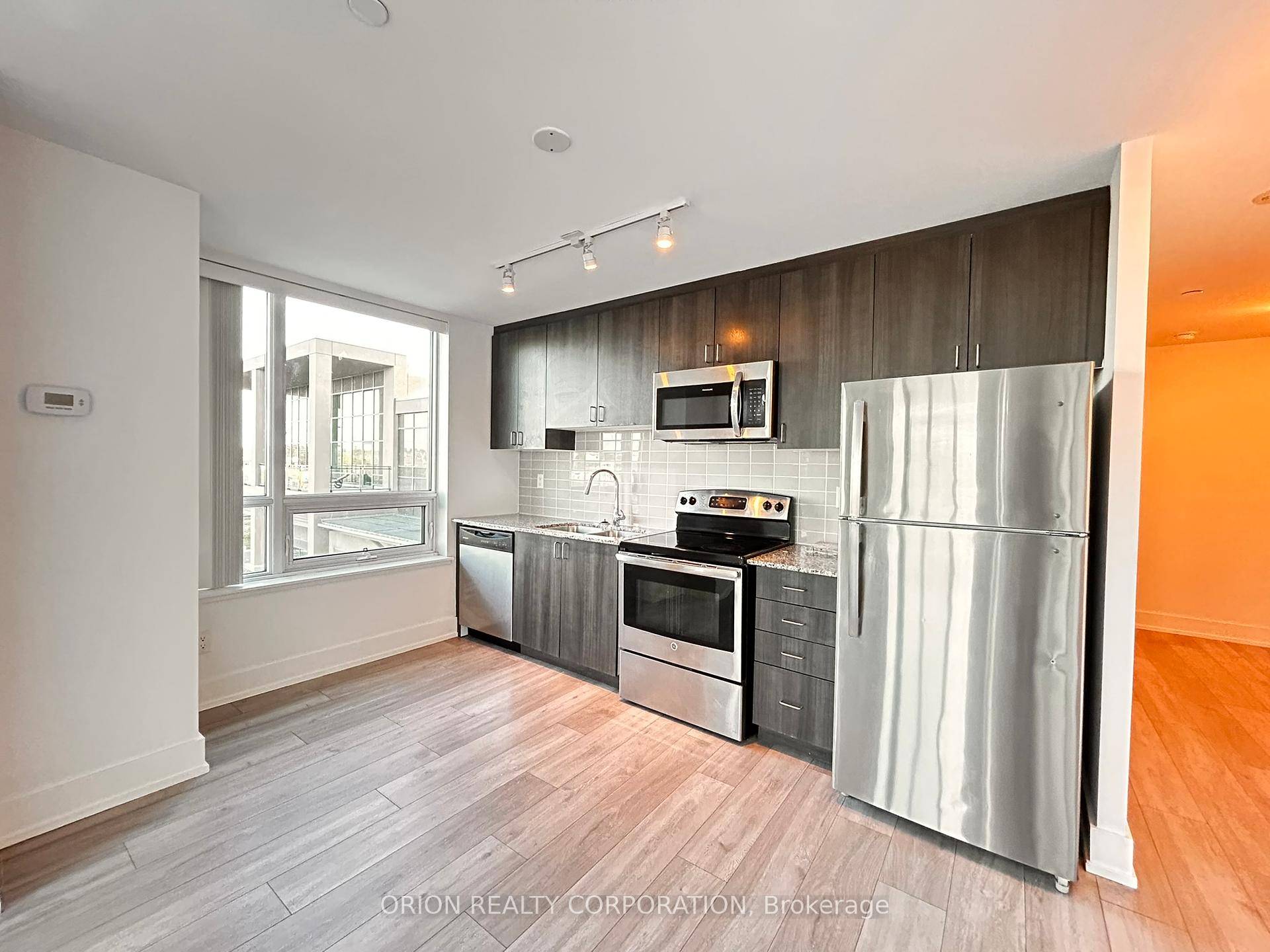 Welcome to 1215 Bayly St !