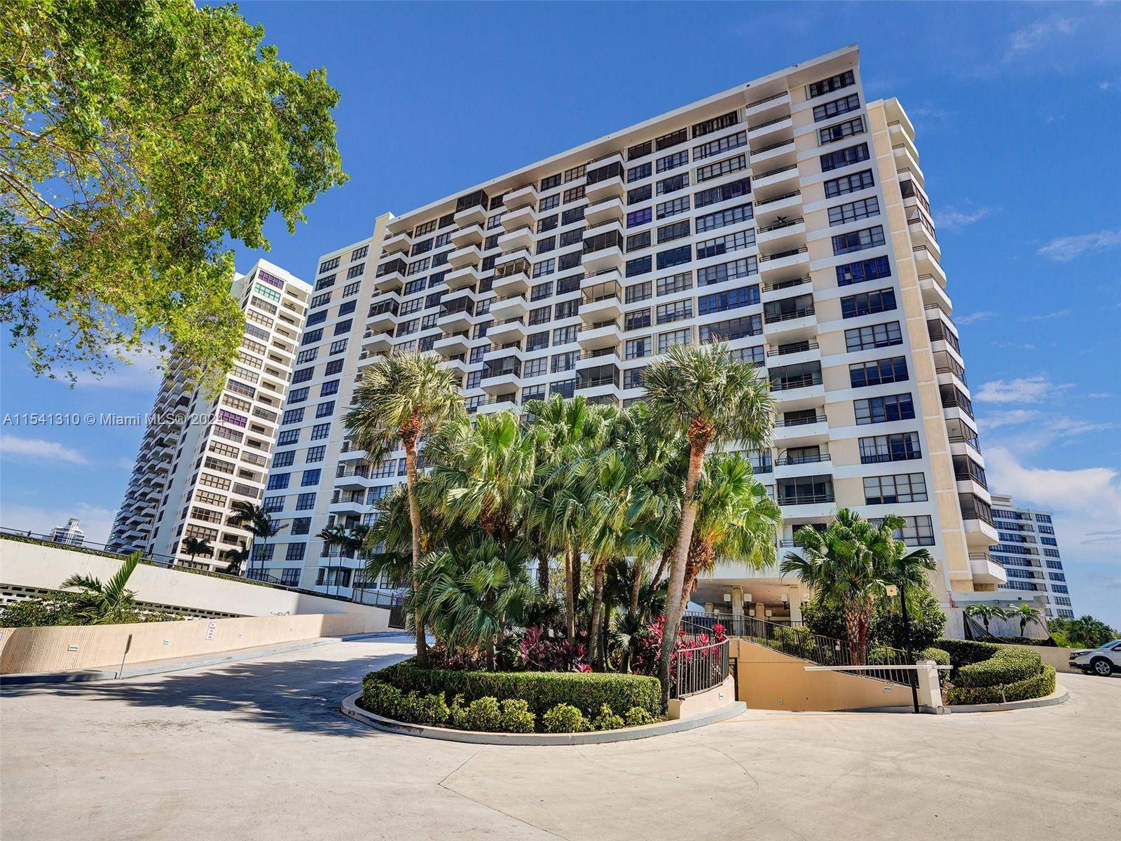 Investors Dream ! Large 2 bedroom unit with fabulous Views, Marina, Canals, Ocean.