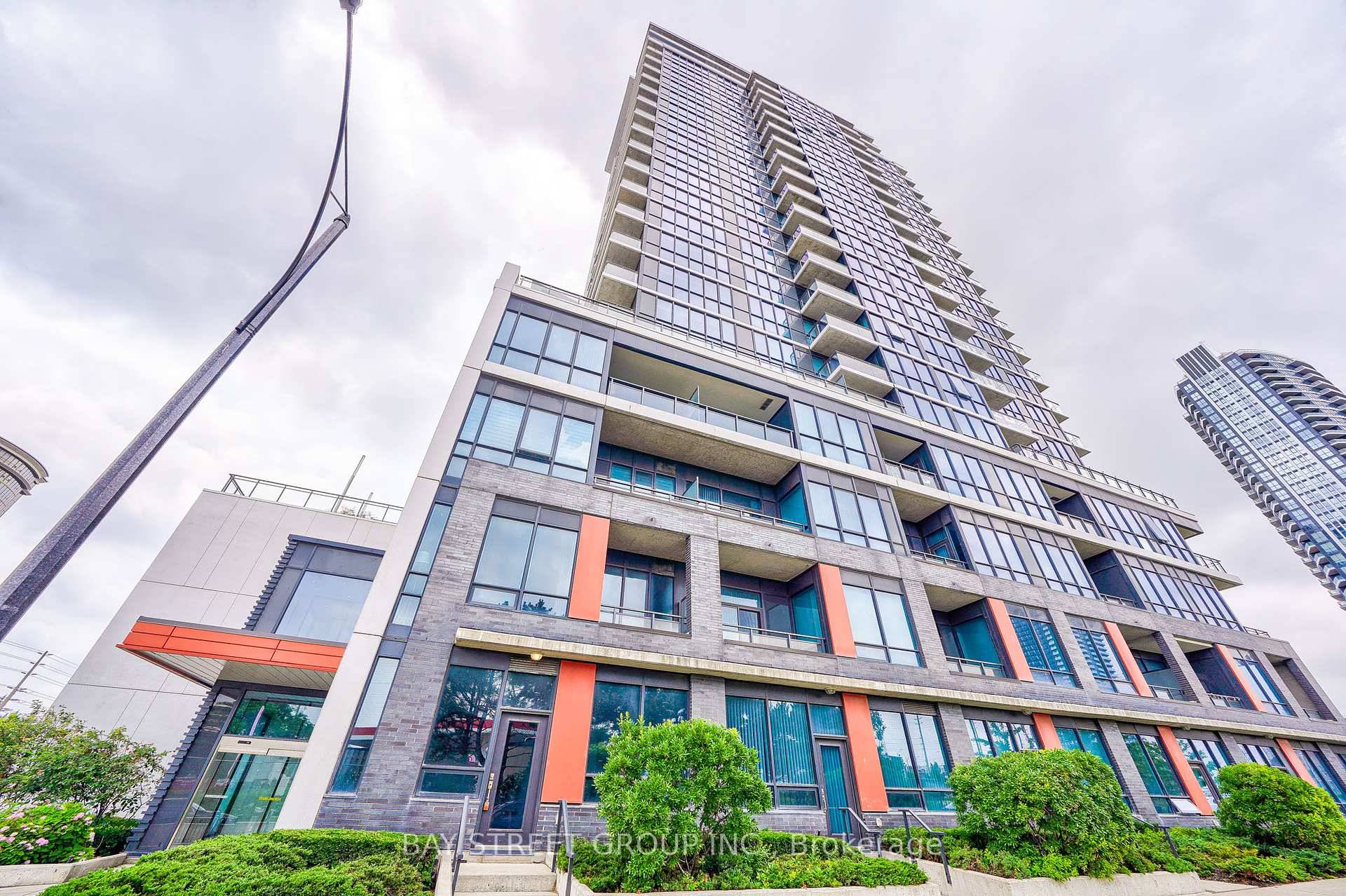 Beautifully Appointed 3 1 amp ; 3 Bath Condo Town Home !