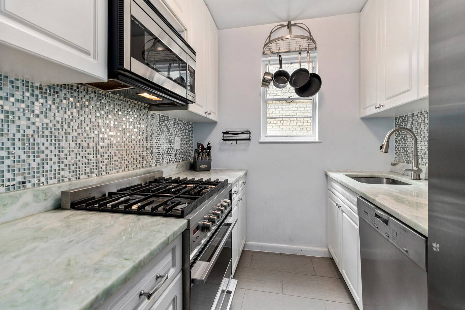 South facing 2 bedroom, 2 bathroom apartment at The Diplomat.