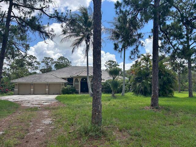Make this 3 bed den 3 bath pool home your own in the community of Caloosa.