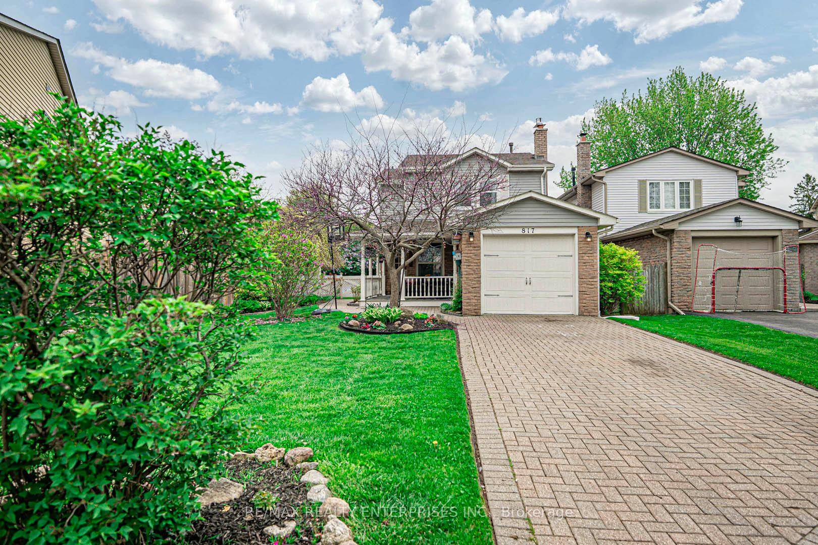 This charming 3 bedroom, 2 bathroom detached home is nestled on a quiet, pie shaped lot in one of Miltons most community focused neighbourhoods.