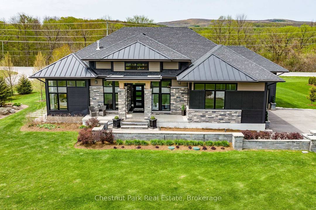 Highly desirable location at the base of the escarpment, moments from Osler Bluff Ski Club and just minutes to downtown Collingwood, this extraordinary Adelaide Model in Windrose Estates offers an ...