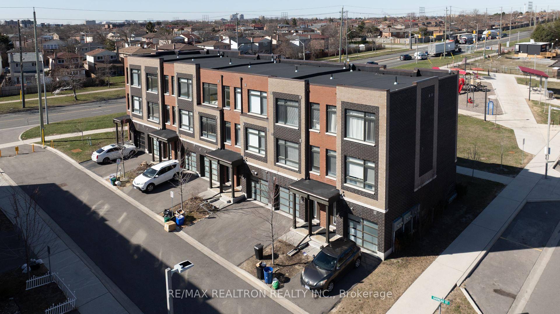 Welcome Home ! This 6 Years Old Modern, Throughout Freehold Town House Is Having Three Levels All Above Ground, Back On A Park, And Locates In A Highly Desirable, Family ...