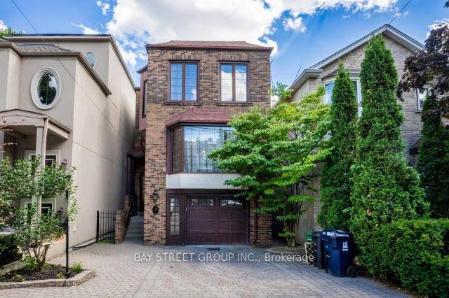 Bright Detached Home w excellent location In Yonge amp ; Eglinton.